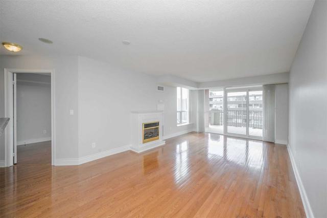1001 - 442 Maple Ave, Condo with 2 bedrooms, 2 bathrooms and 1 parking in Burlington ON | Image 3