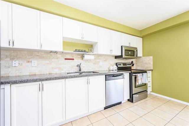 62 Townley Cres, House semidetached with 3 bedrooms, 3 bathrooms and 4 parking in Brampton ON | Image 6