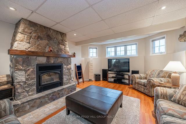 7 Marl Creek Dr, House detached with 2 bedrooms, 2 bathrooms and 9 parking in Springwater ON | Image 3
