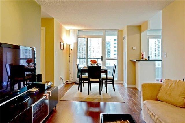 1002 - 18 Spring Garden Ave, Condo with 2 bedrooms, 2 bathrooms and 1 parking in Toronto ON | Image 2