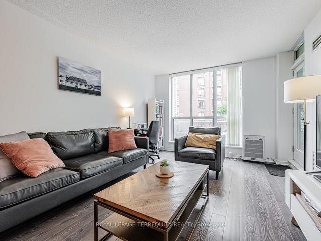 406 - 55 Harrison Garden Blvd, Condo with 1 bedrooms, 1 bathrooms and 1 parking in Toronto ON | Image 2