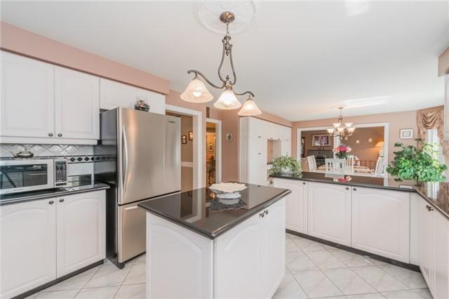 7 Astoria Pl, House detached with 4 bedrooms, 3 bathrooms and 6 parking in Caledon ON | Image 9