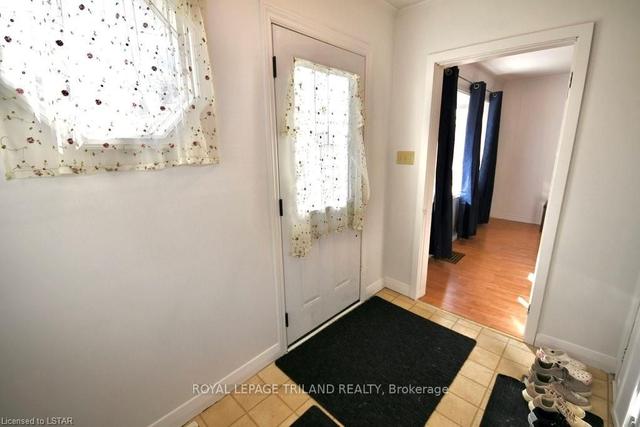 51 Bedford Rd, House detached with 2 bedrooms, 2 bathrooms and 2 parking in London ON | Image 40