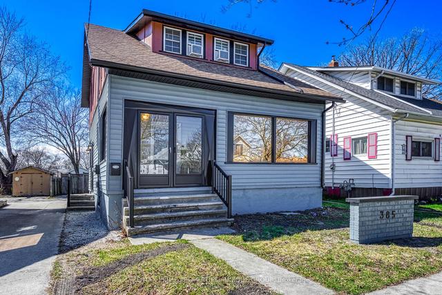 385 Mitton St S, House detached with 3 bedrooms, 2 bathrooms and 2 parking in Sarnia ON | Image 1