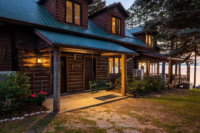 1910 County Road 12, House detached with 4 bedrooms, 2 bathrooms and 11 parking in Prince Edward County ON | Image 12