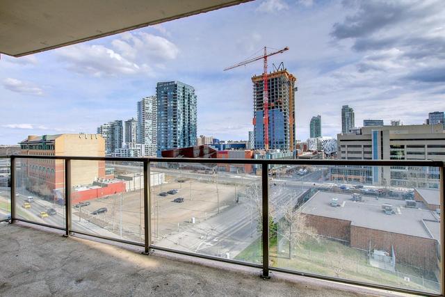 806 - 325 3 Street Se, Condo with 2 bedrooms, 2 bathrooms and 1 parking in Calgary AB | Image 22