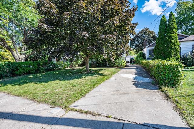 129 Bowman St, House detached with 3 bedrooms, 2 bathrooms and 4 parking in Hamilton ON | Image 12