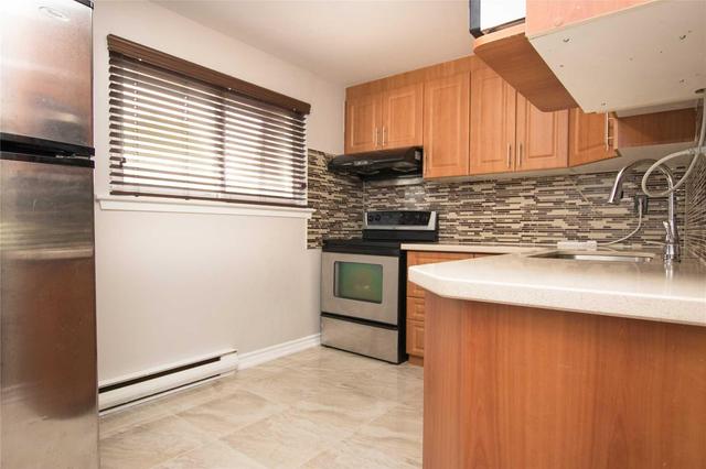 1 Briar Path, Townhouse with 4 bedrooms, 2 bathrooms and 2 parking in Brampton ON | Image 8