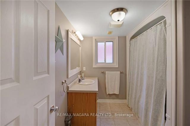 7228 Kelly Dr, House detached with 3 bedrooms, 2 bathrooms and 3 parking in Niagara Falls ON | Image 19