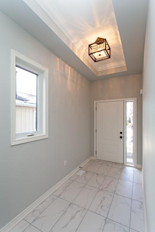 609 Knox Ave, House detached with 3 bedrooms, 3 bathrooms and 4 parking in Hamilton ON | Image 2
