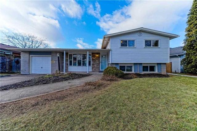 14 Valerie Dr, House detached with 3 bedrooms, 2 bathrooms and 3 parking in St. Catharines ON | Image 12