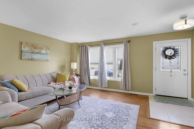 83 Woodrow Cres, House semidetached with 3 bedrooms, 2 bathrooms and 3 parking in London ON | Image 38