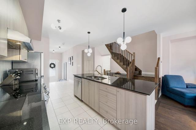 2075 Dale Rd, House attached with 3 bedrooms, 3 bathrooms and 3 parking in Innisfil ON | Image 3