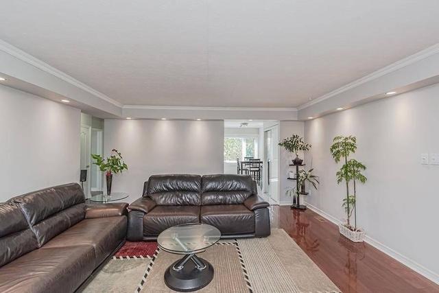 1468 Sixth Line, House detached with 2 bedrooms, 2 bathrooms and 6 parking in Oakville ON | Image 4