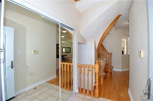 92 Harty Cres, House detached with 4 bedrooms, 4 bathrooms and 4 parking in Ajax ON | Image 3