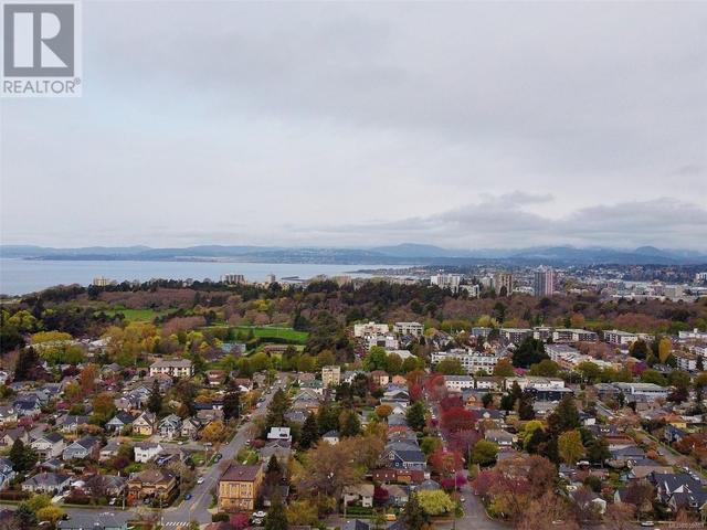 3 - 220 Moss St, Condo with 2 bedrooms, 1 bathrooms and 1 parking in Victoria BC | Image 37