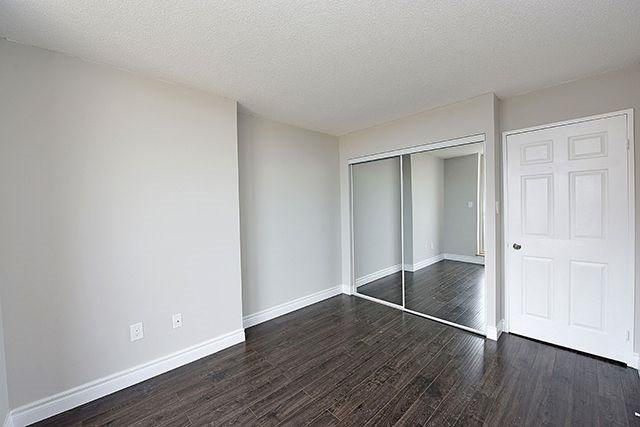 1402 - 30 Malta Ave, Condo with 3 bedrooms, 2 bathrooms and 1 parking in Brampton ON | Image 8