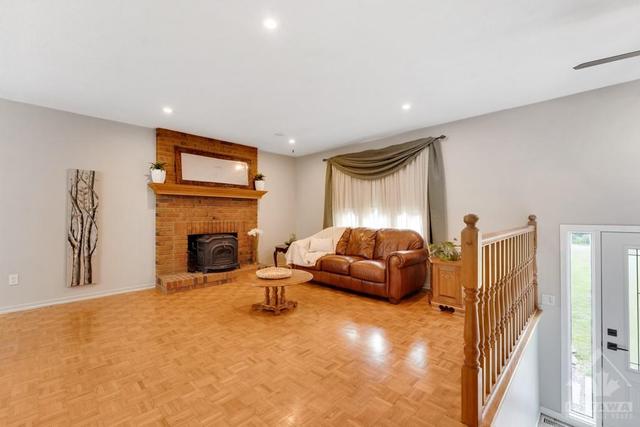 840 Ramsay Concession 8 Road, House detached with 5 bedrooms, 2 bathrooms and 6 parking in Mississippi Mills ON | Image 3