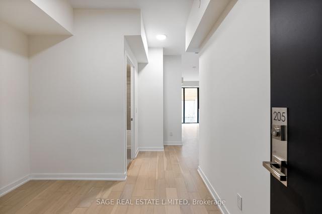 205 - 840 St.Clair Ave W, Condo with 1 bedrooms, 1 bathrooms and 0 parking in Toronto ON | Image 17