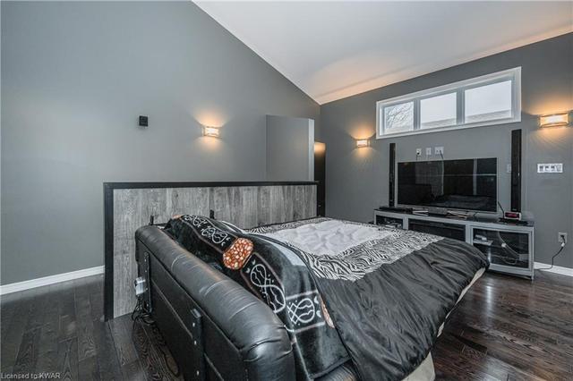 364 Wellington Street N, House detached with 3 bedrooms, 3 bathrooms and null parking in Kitchener ON | Image 9