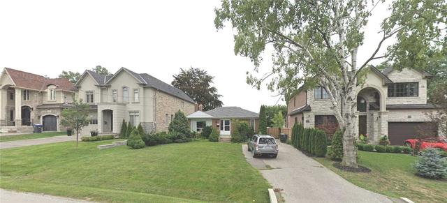 490 Avonwood Dr, House detached with 2 bedrooms, 2 bathrooms and 4 parking in Mississauga ON | Card Image