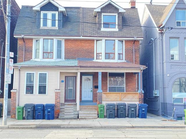 674 Bathurst St, House semidetached with 5 bedrooms, 2 bathrooms and 2 parking in Toronto ON | Image 1