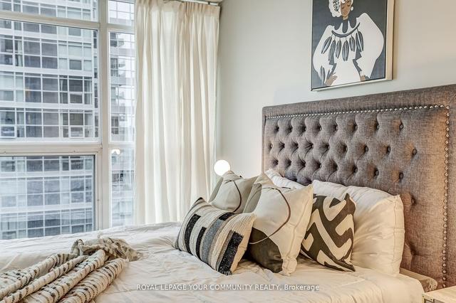 821 - 19 Singer Crt, Condo with 2 bedrooms, 2 bathrooms and 1 parking in Toronto ON | Image 7