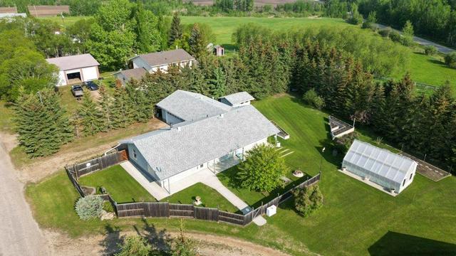 5 51 Avenue, House detached with 2 bedrooms, 2 bathrooms and 4 parking in Ponoka County AB | Image 1