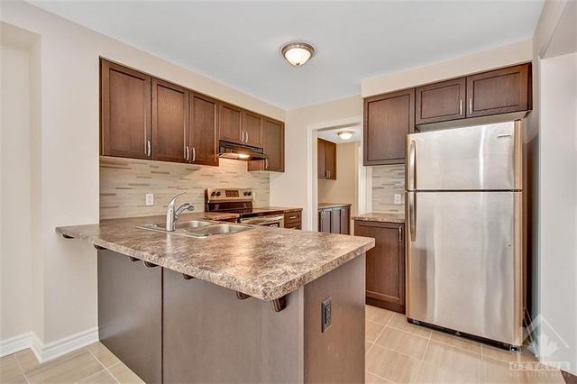 104 Gelderland Private, Townhouse with 3 bedrooms, 3 bathrooms and 2 parking in Ottawa ON | Image 11