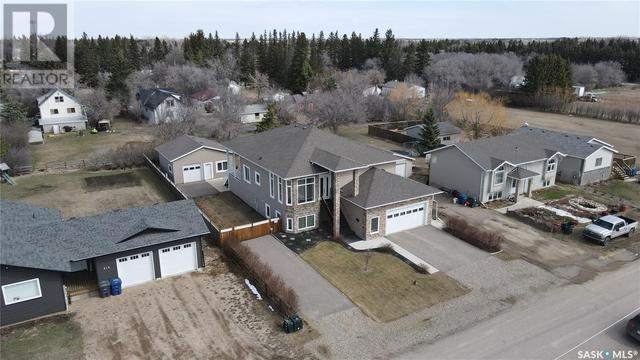 210 3rd Avenue S, House detached with 4 bedrooms, 3 bathrooms and null parking in Hepburn SK | Image 2