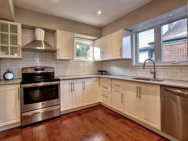 29 Verney St, House detached with 3 bedrooms, 2 bathrooms and 2 parking in Guelph ON | Image 24