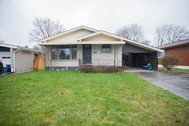 33 Buckingham St, House detached with 3 bedrooms, 3 bathrooms and 7 parking in Brantford ON | Image 1