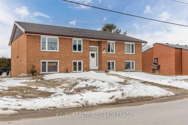 48 Maria St, House detached with 7 bedrooms, 4 bathrooms and 6 parking in Penetanguishene ON | Image 1