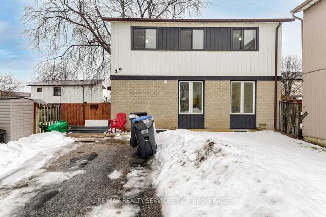 29 Hector Crt, House detached with 3 bedrooms, 2 bathrooms and 3 parking in Brampton ON | Image 1