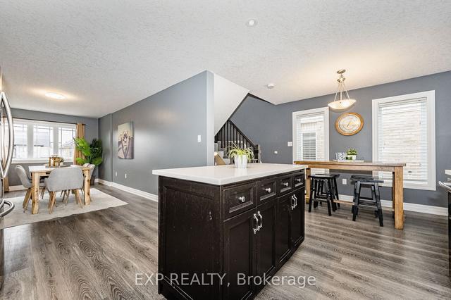 25 Oakes Cres, House semidetached with 3 bedrooms, 3 bathrooms and 3 parking in Guelph ON | Image 5