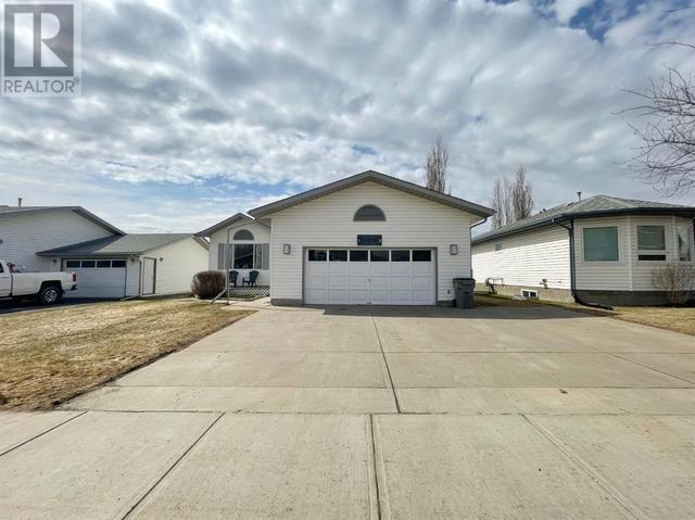 11318 95 Street, House detached with 4 bedrooms, 2 bathrooms and 4 parking in Grande Prairie AB | Card Image