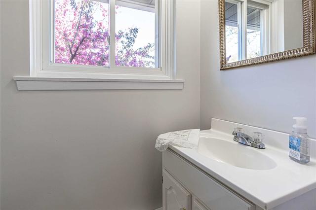 28 - 1270 Gainsborough Dr, Townhouse with 4 bedrooms, 2 bathrooms and 2 parking in Oakville ON | Image 3