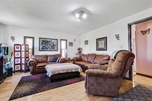 8504 34 Avenue Nw, House detached with 3 bedrooms, 2 bathrooms and 2 parking in Calgary AB | Image 6