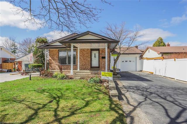 1015 Dearness Drive, House detached with 3 bedrooms, 2 bathrooms and 7 parking in London ON | Image 2