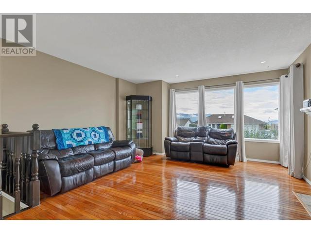 6725 Foothills Drive, House detached with 4 bedrooms, 2 bathrooms and 4 parking in Vernon BC | Image 16