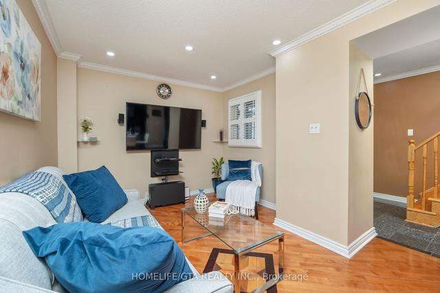 8 Usherwood Crt, House detached with 3 bedrooms, 3 bathrooms and 3 parking in Toronto ON | Image 36