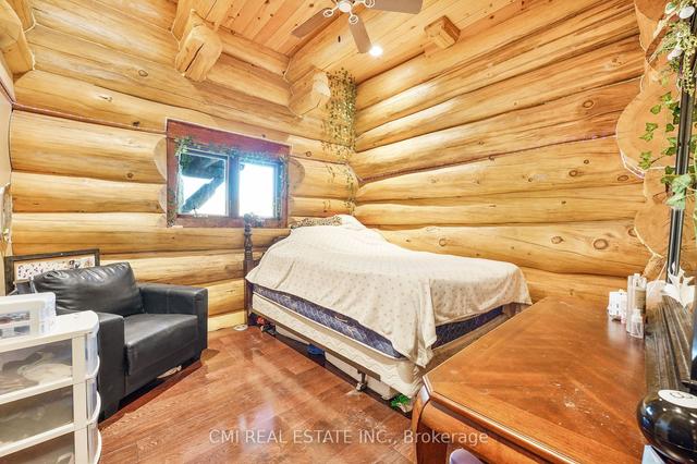 240 Kanichee Mine Rd, House detached with 9 bedrooms, 6 bathrooms and 6 parking in Temagami ON | Image 13
