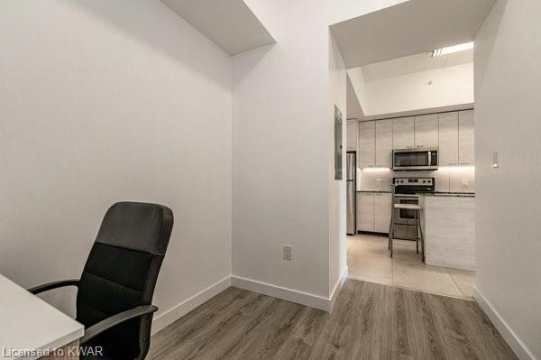 810 - 280 Lester Street, House attached with 1 bedrooms, 1 bathrooms and 1 parking in Waterloo ON | Image 9