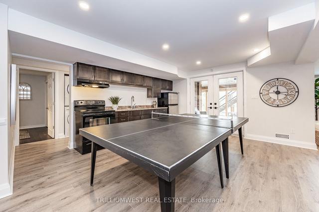 93 Vaughan St, House detached with 3 bedrooms, 5 bathrooms and 6 parking in Guelph ON | Image 31