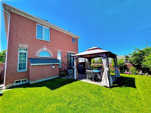 110 Point Hope Pl, House detached with 4 bedrooms, 4 bathrooms and 6 parking in Whitby ON | Image 31