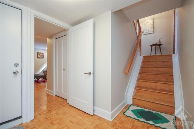 71 Woodmount Crescent, Home with 4 bedrooms, 2 bathrooms and 3 parking in Ottawa ON | Image 19