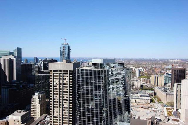 4410 - 197 Yonge St, Condo with 1 bedrooms, 1 bathrooms and null parking in Toronto ON | Image 4