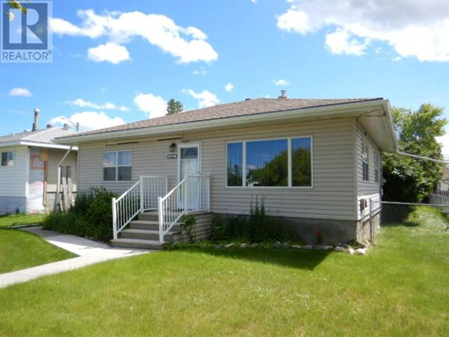 4605 7 Avenue, House detached with 2 bedrooms, 1 bathrooms and 2 parking in Edson AB | Card Image