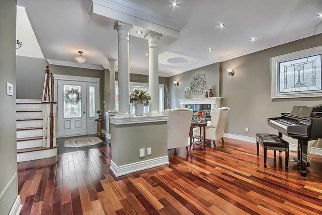 14 Ovida Blvd, House detached with 4 bedrooms, 4 bathrooms and 9 parking in Markham ON | Image 2