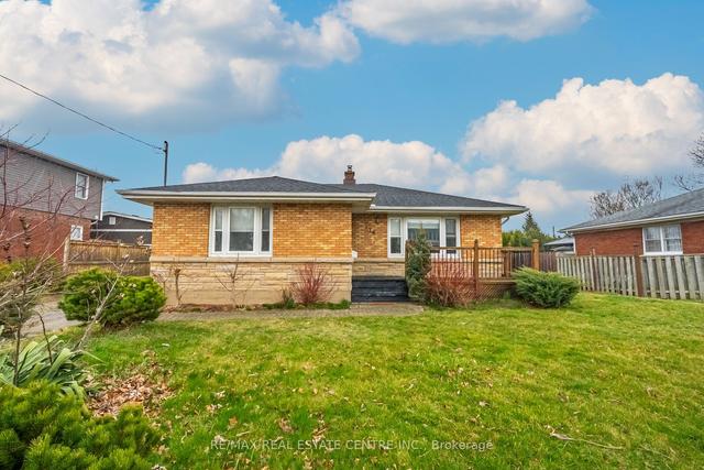 126 Haig St, House detached with 3 bedrooms, 2 bathrooms and 4 parking in St. Catharines ON | Image 1